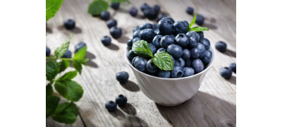 KEEP CALM AND EAT BLUEBERRIES
